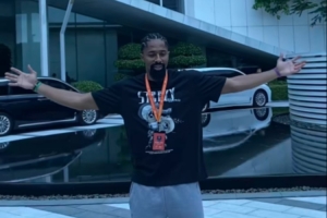 在线等挺急的！丁威迪正式入职总部 第一天上班要做什么呢