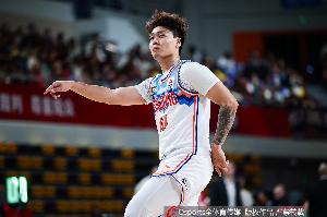 直播吧：北京首钢希望在注册截止日前交易得到赵睿