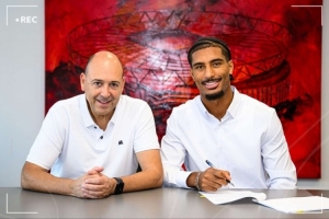 德媒：巴代表现出色并展现出领袖能力，获得高层主帅队友一致称赞