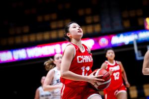 爆轰38分！媒体人：李沅珊凭借一己之力打穿新西兰U16女篮的防线