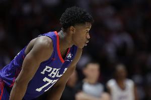 纳斯：埃奇库姆既可以打一号位也可以打三号位