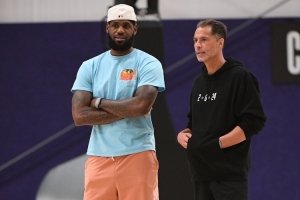 大将军：若我是老板会续约老詹&投资他的学校 就像快船&小卡那样