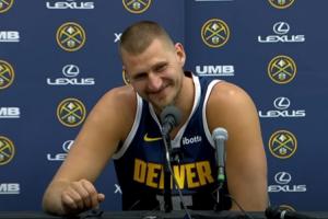 记者：你现在30岁了 约基奇：别提这个 我们不需要聊这个🤐