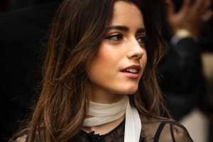 美！内维斯女友晒参加巴黎时装周照片：巴黎每个角落都弥漫魔力