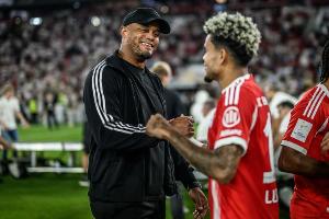 本赛季各项赛事拜仁10战10胜，进38球丢8球