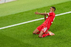 神锋哑火！对阵切尔西，伊萨克和萨拉赫上半场禁区内仅触球共2次