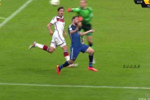 若让你评选门将历史前三，会有他的名字吗？