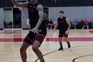 全世界都能看到！中国国际电视台下的杨瀚森：他决心全力以赴！