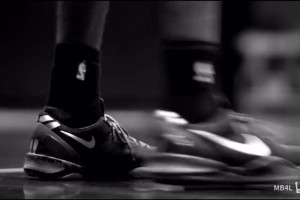 感受大学篮球的氛围！王俊杰首发出战砍下23分4板1断！太猛了！