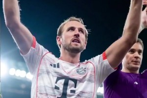 带你看拿下巴黎后，拜仁官方和球员都发了啥